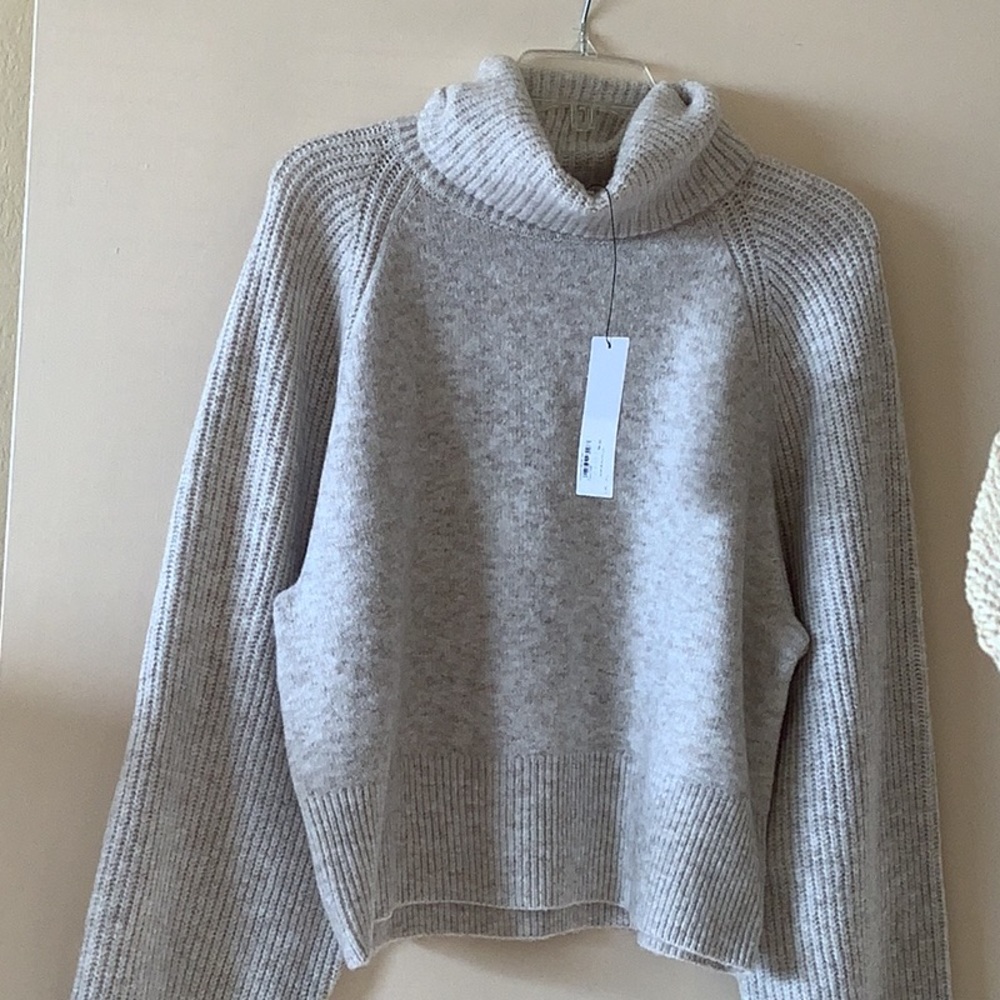 Gorgeous new sweater by Topshop π¦π€π€ - Picture 7 of 12